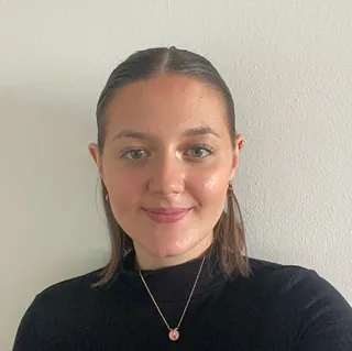 Julie Ortner - Büroallrounderin